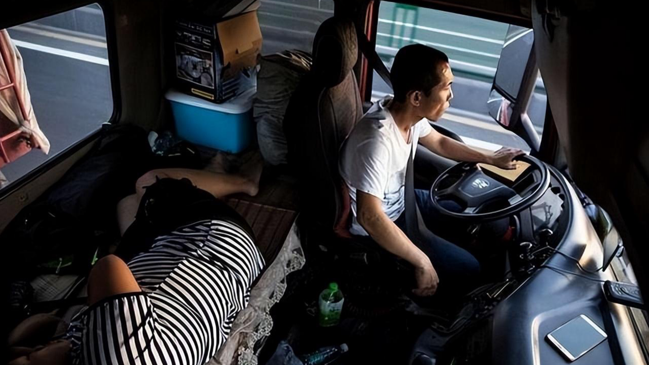 方向盘上的家：父子档与夫妻车的账，算不清